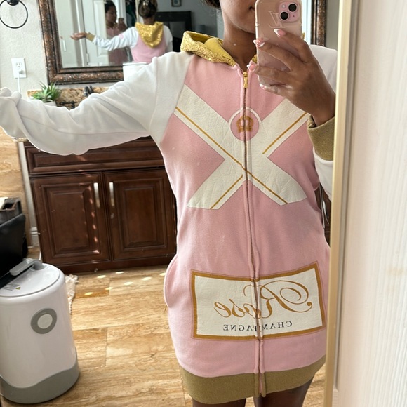 Halloween costume champagne sweater zip up tipsy elves size Small - Picture 7 of 7